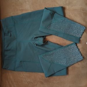 Lululemon green scallop reflective leggings sz 6